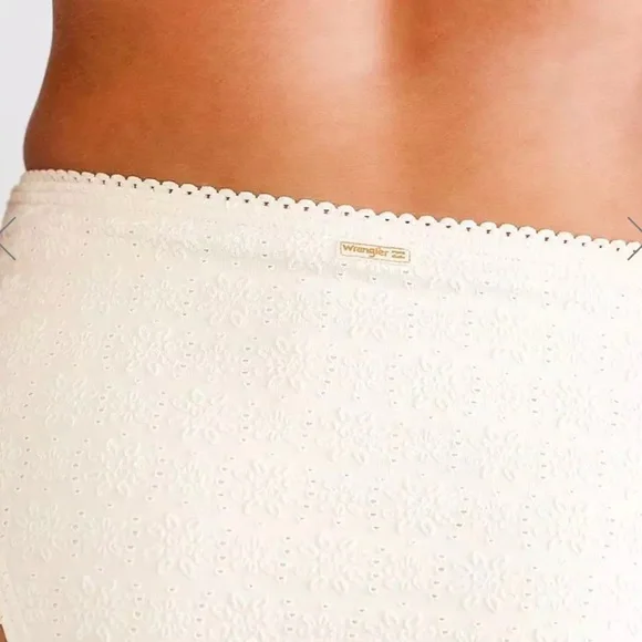 NWT Billabong X Wrangler eye-lit your fire bikini bottom. Cream color eyelet.